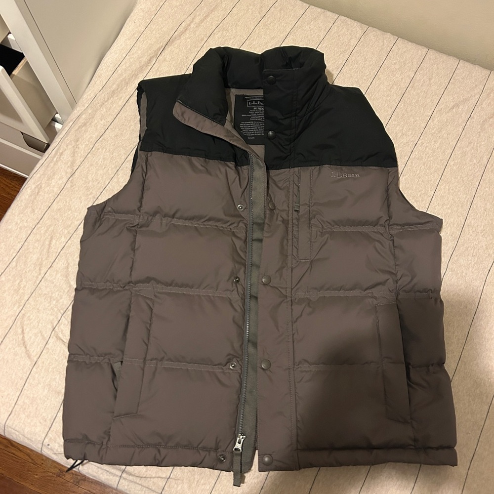 L.L. Bean Men's Black and Brown Puffer Vest size M